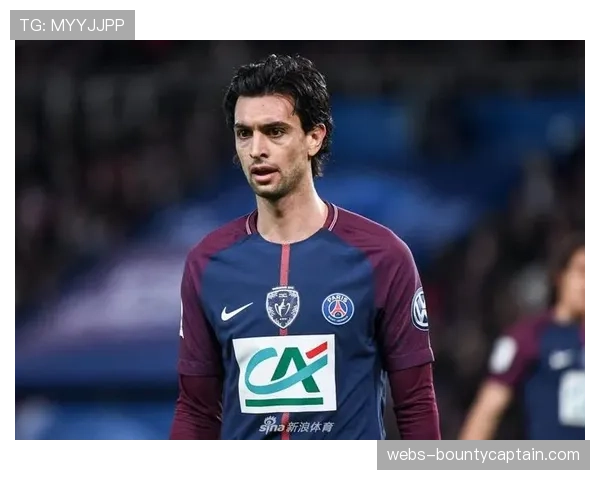 巴黎传奇球员帕斯托雷等五人荣归主场致敬仪式